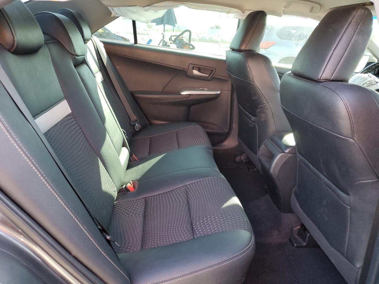 Toyota Camry L Image 12