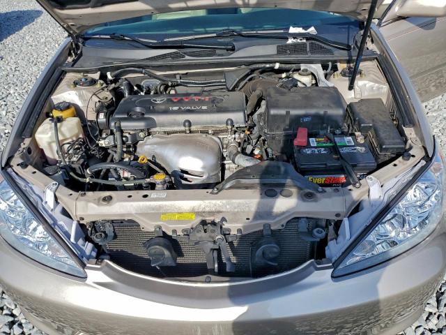 Toyota Camry Le Image 13