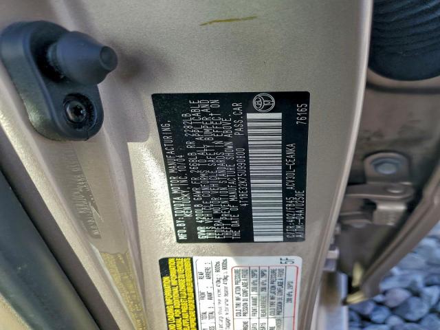 Toyota Camry Le Image 6