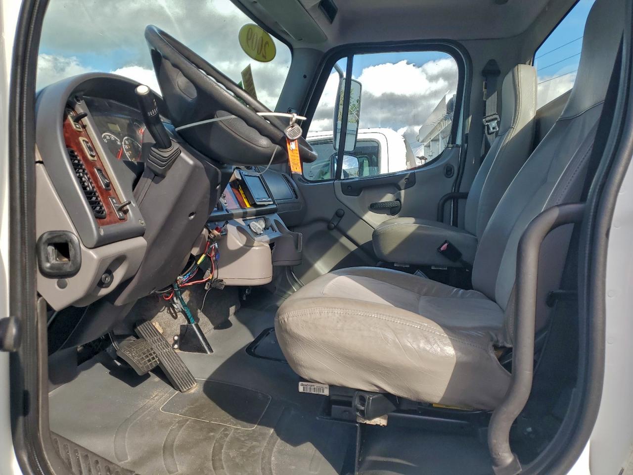 Freightliner M2 106 Med 106 Medium Duty Image 3