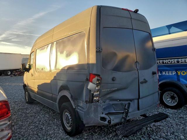 Mercedes-Benz Sprinter 2500 Image 3