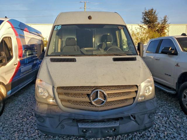 Mercedes-Benz Sprinter 2500 Image 8