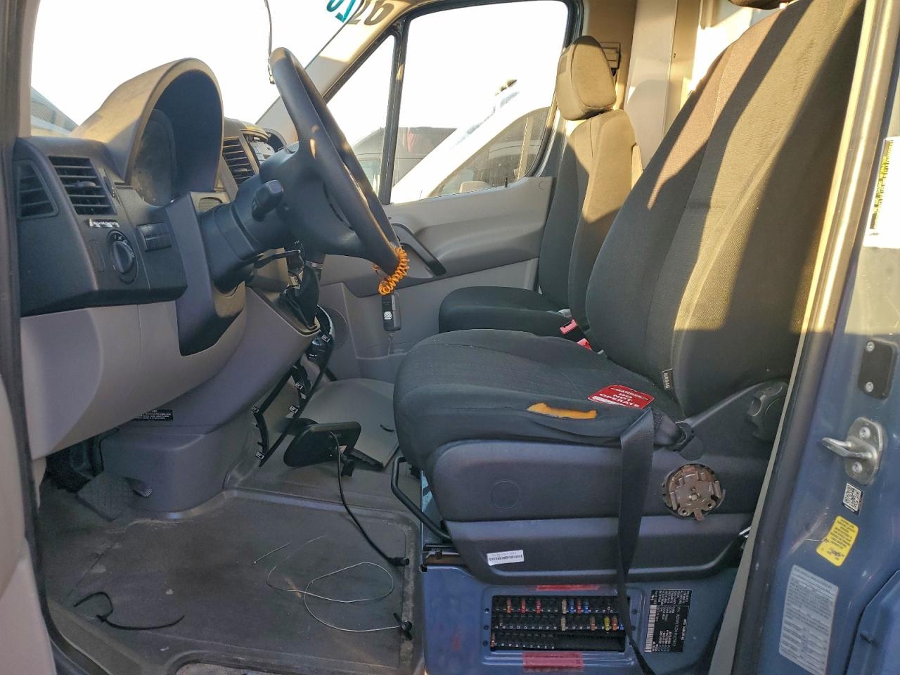 Mercedes-Benz Sprinter 2500 Image 7