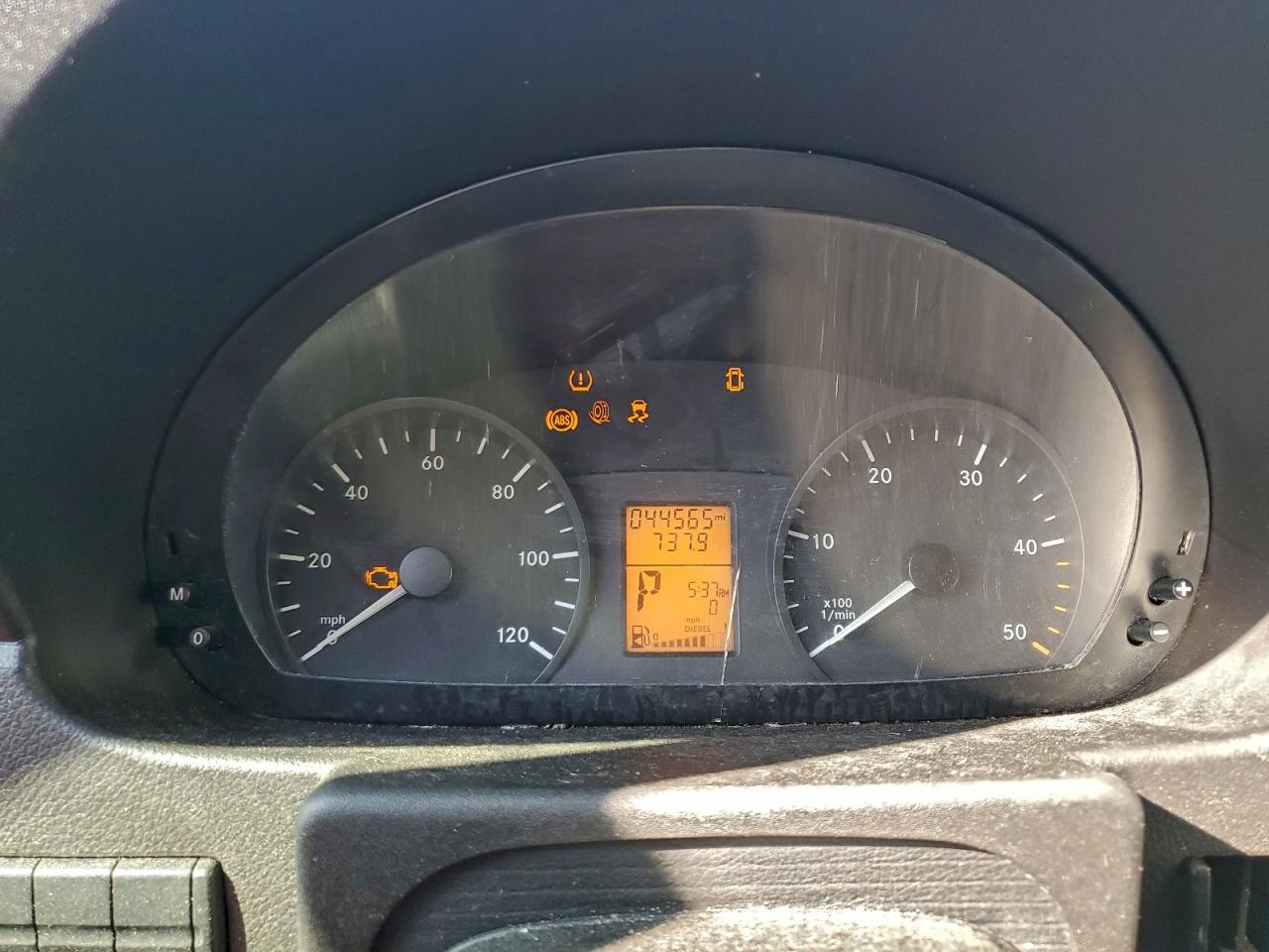 Mercedes-Benz Sprinter 2500 Image 13