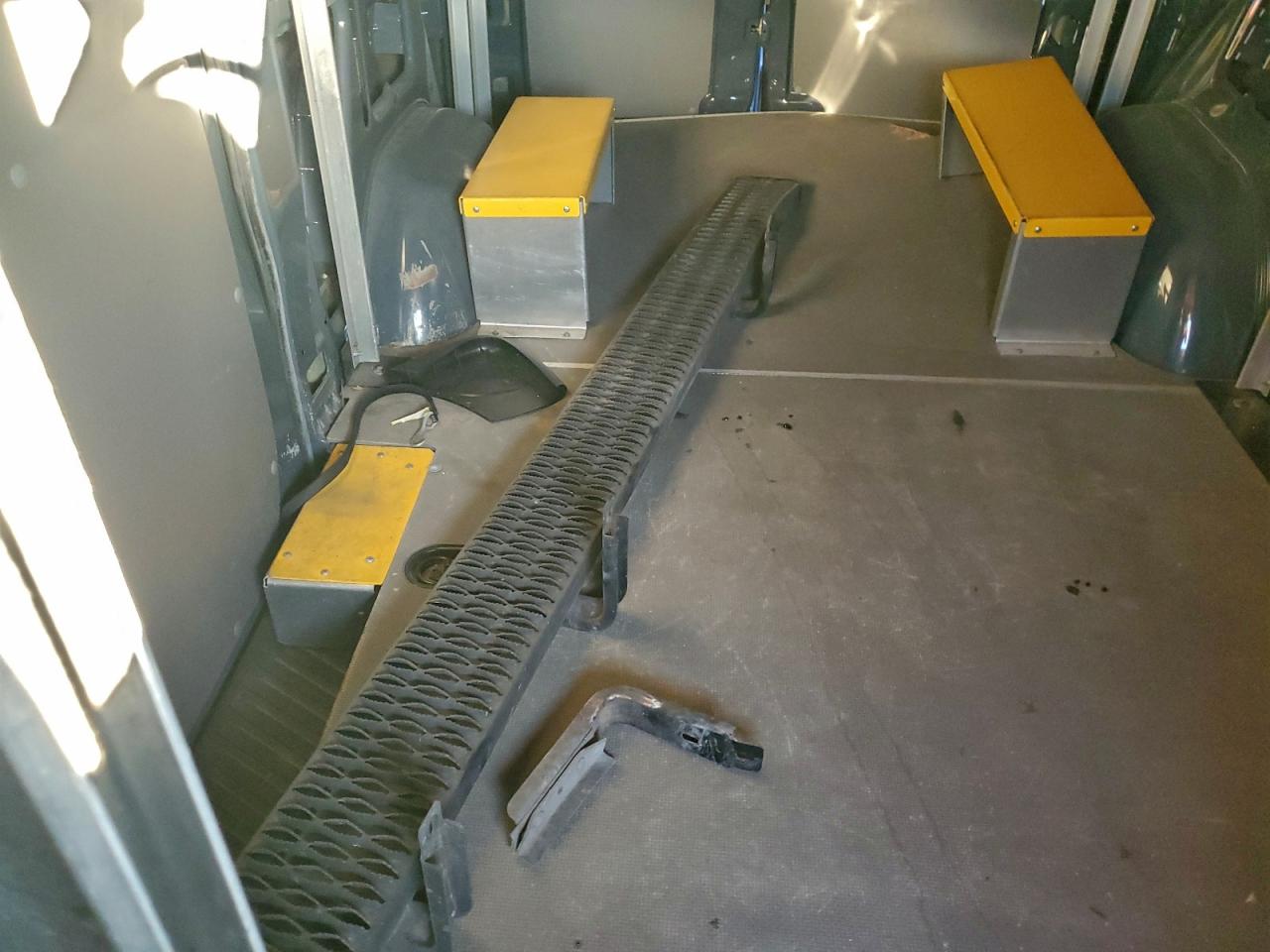 Mercedes-Benz Sprinter 2500 Image 12