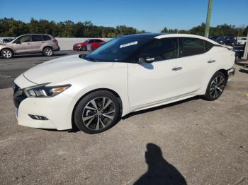  Salvage Nissan Maxima
