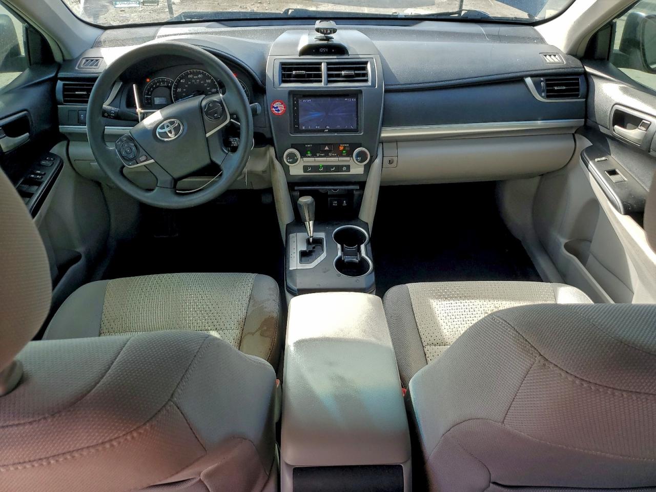 Toyota Camry L Image 6