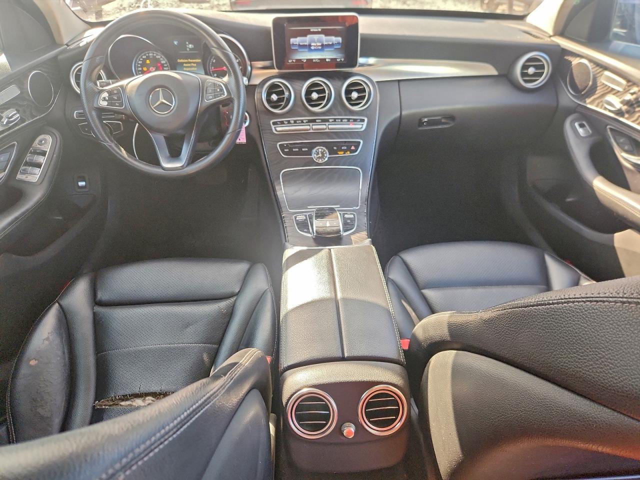 Mercedes-Benz C-Class 300 4matic Image 10