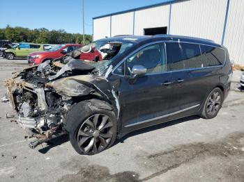  Salvage Chrysler Pacifica
