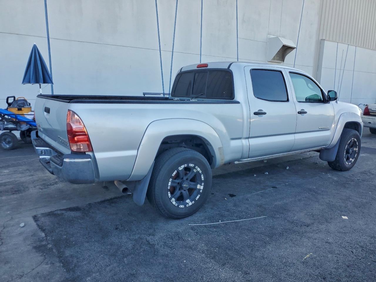 Toyota Tacoma Double Cab Prerunner Long Bed Image 3