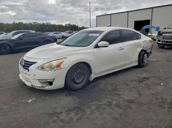 Salvage Nissan Altima