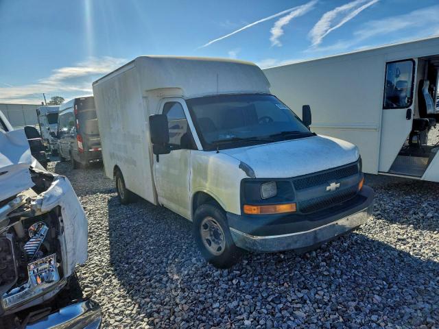 Chevrolet Express Image 12