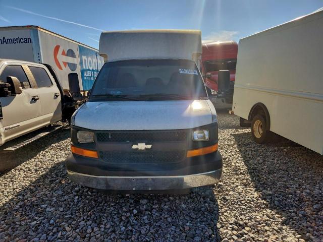Chevrolet Express Image 10