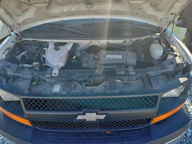 Chevrolet Express Image 8