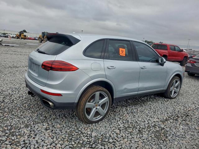 Porsche Cayenne Image 5