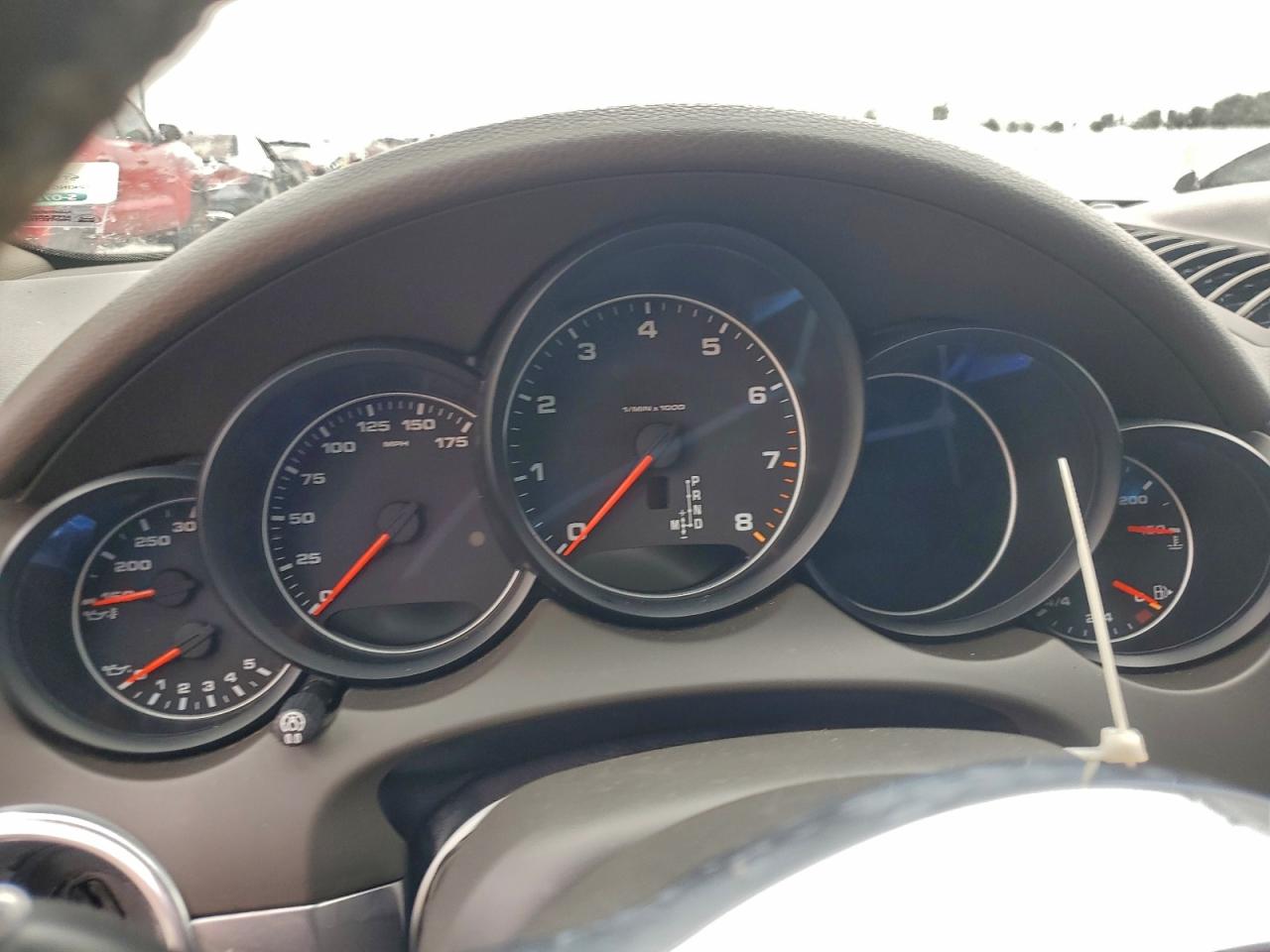 Porsche Cayenne Image 10