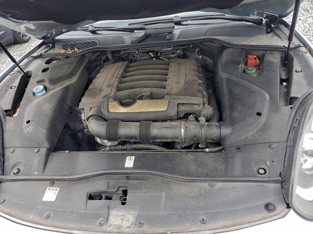 Porsche Cayenne Image 11
