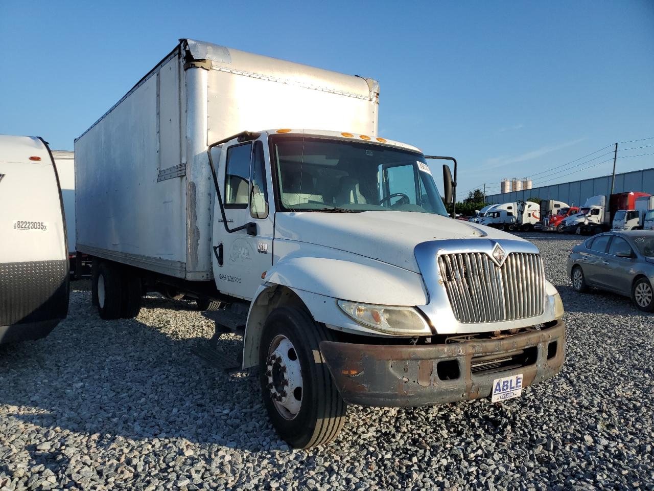 International 4300 4300 Image 1