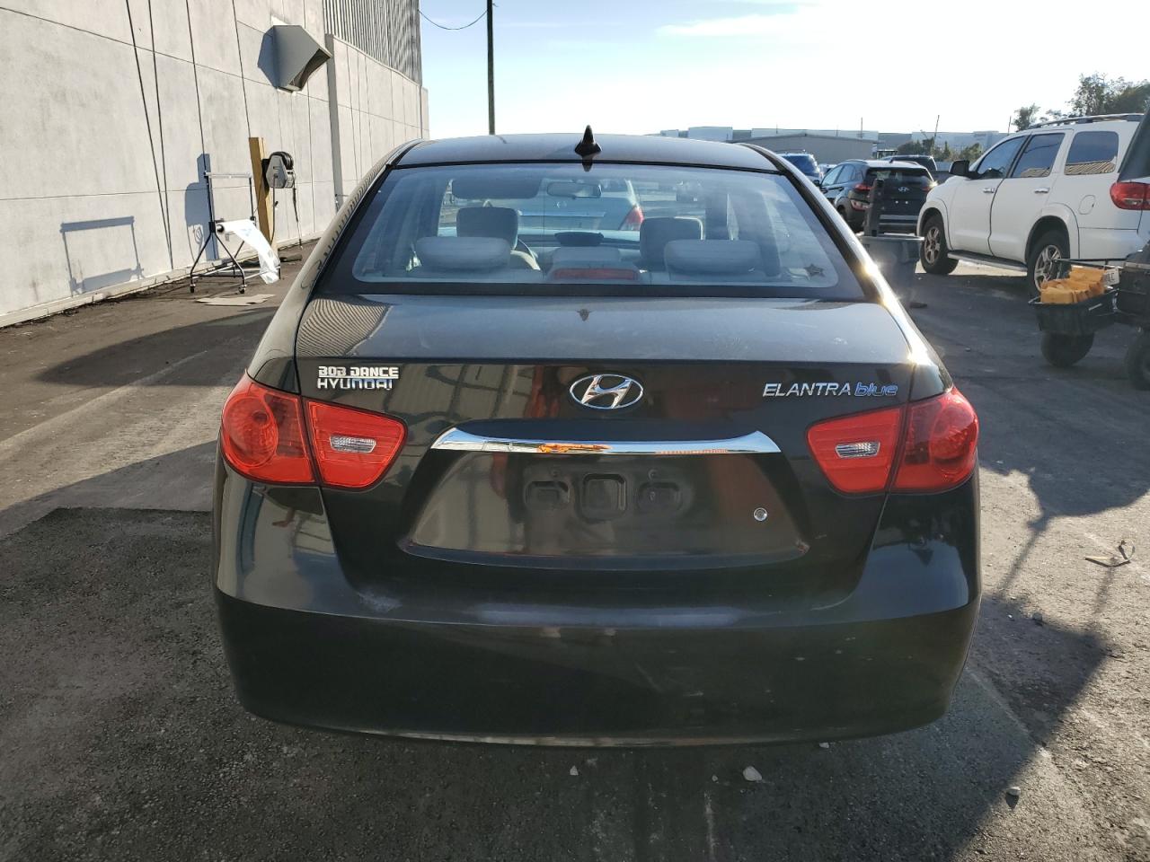 Hyundai ELANTRA Blue Image 10