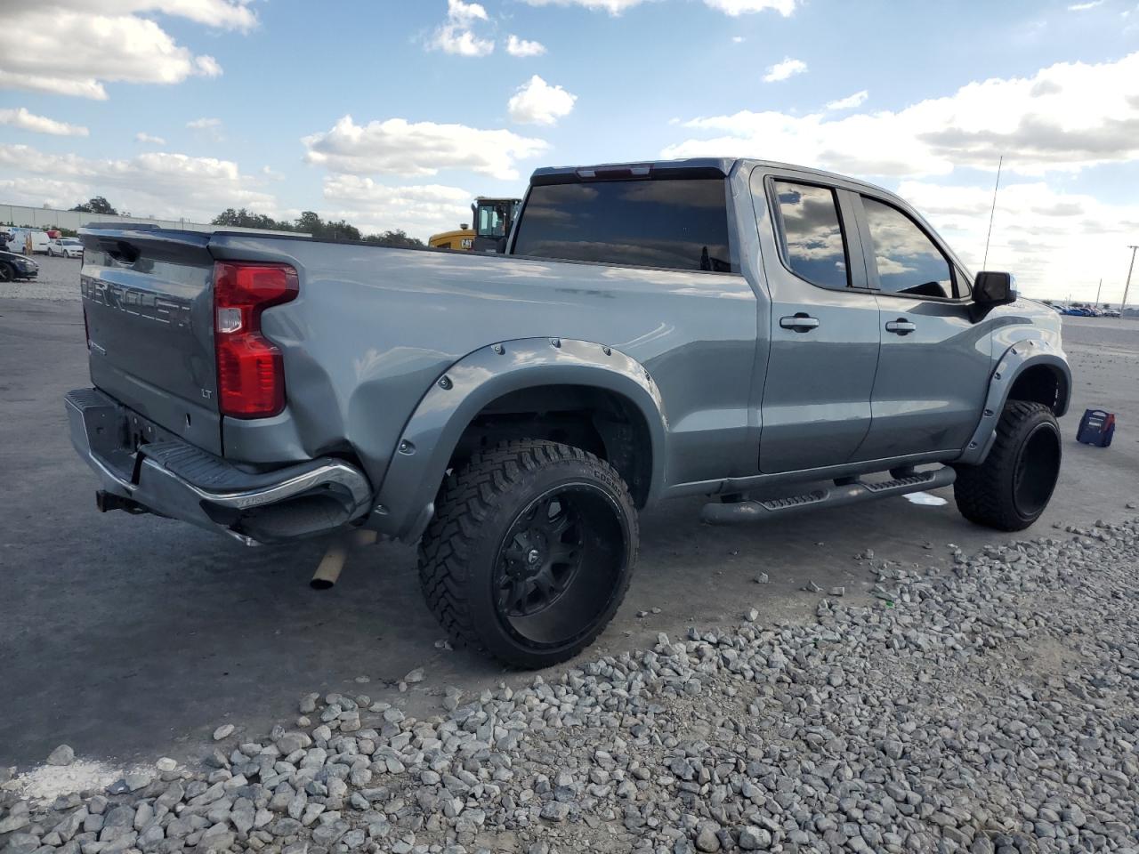 Chevrolet Silverado C1500 Lt Image 3