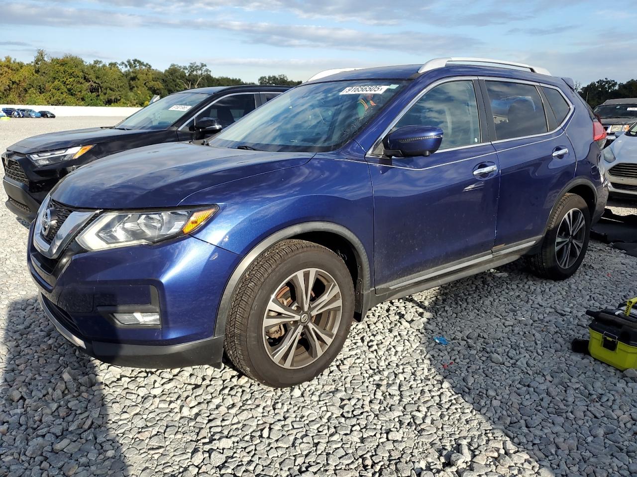 Nissan Rogue S Image 1