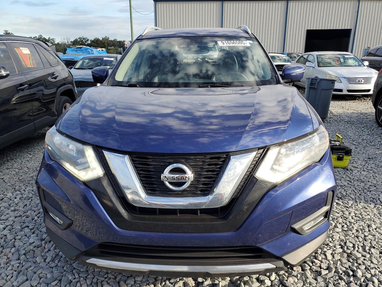 Nissan Rogue S Image 2