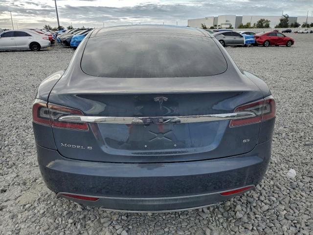 Tesla Model S 85 Image 7