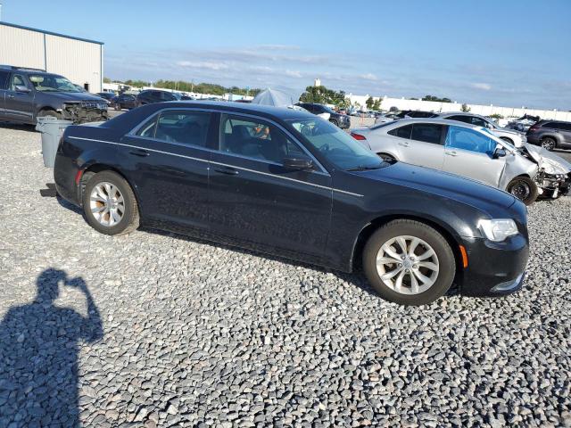 Chrysler 300 Limited Image 4