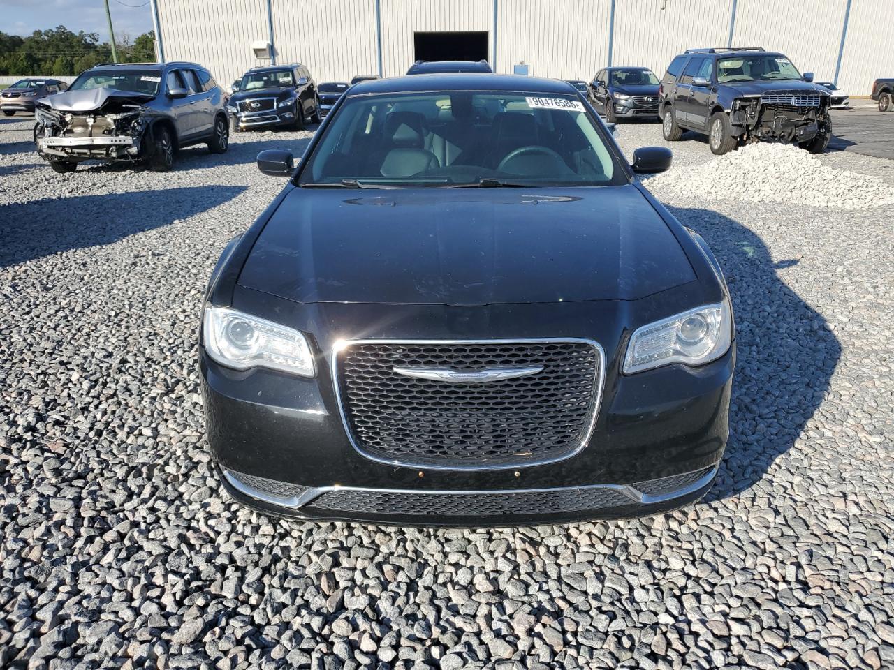 Chrysler 300 Limited Image 10