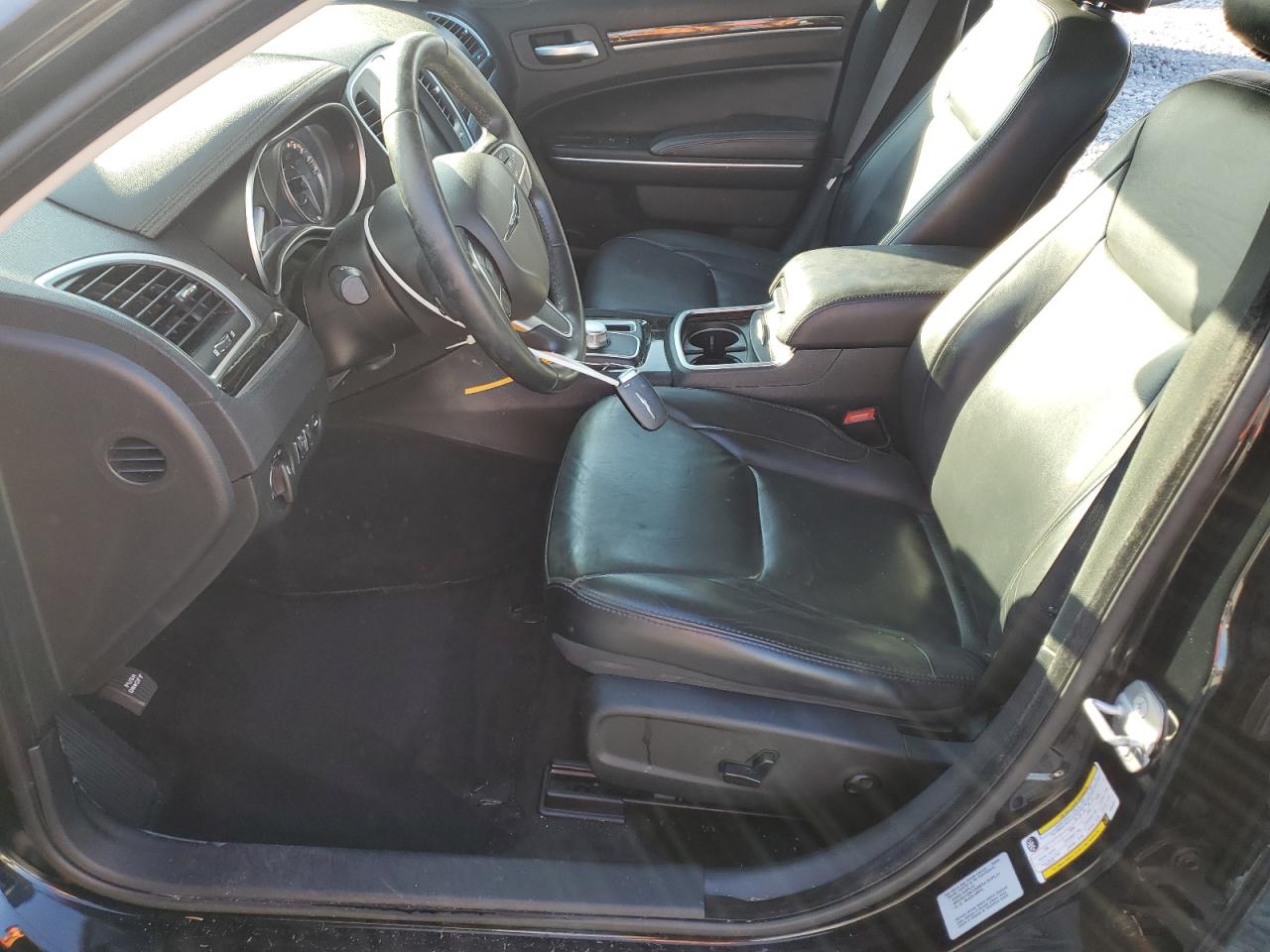 Chrysler 300 Limited Image 8