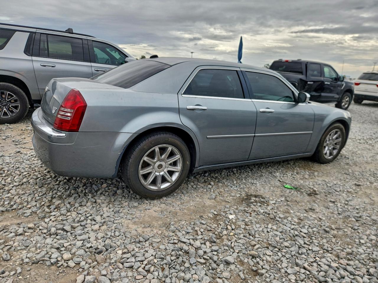 Chrysler 300 Image 2