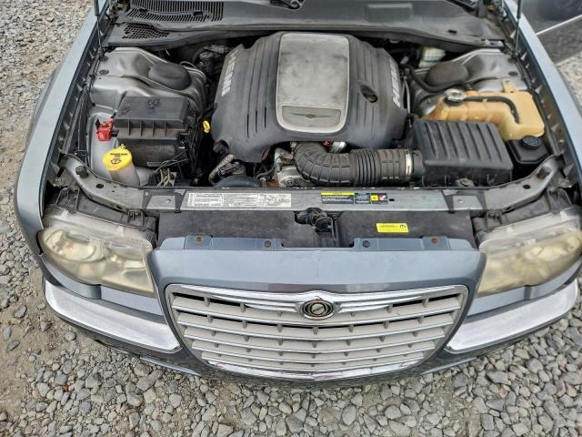 Chrysler 300 Image 7