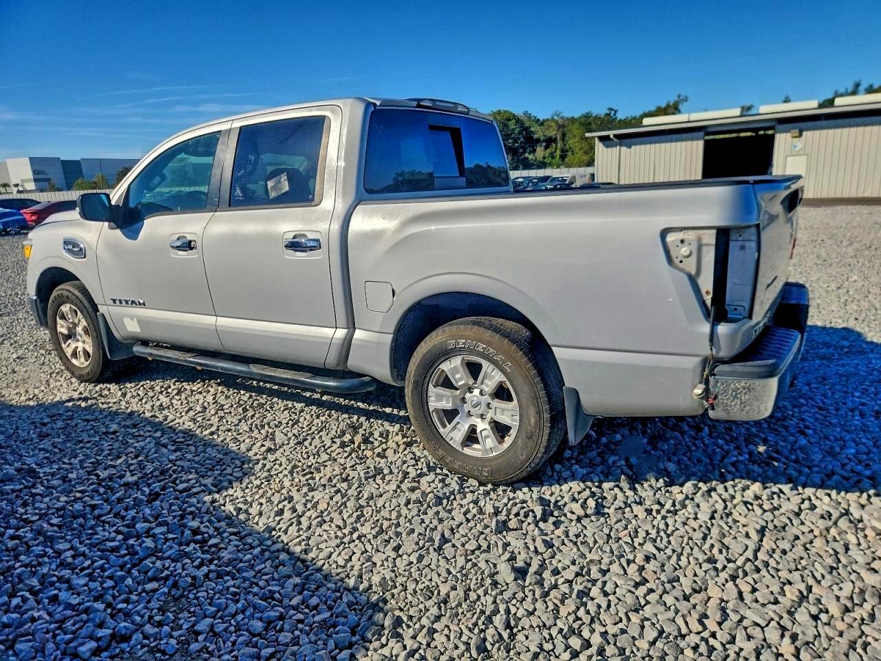 Nissan Titan S Image 2