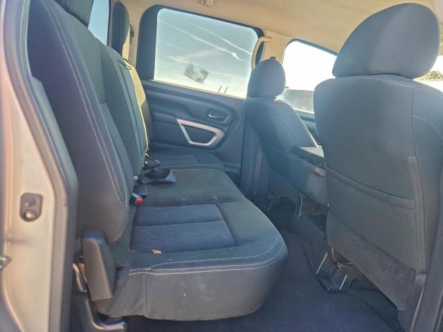 Nissan Titan S Image 12