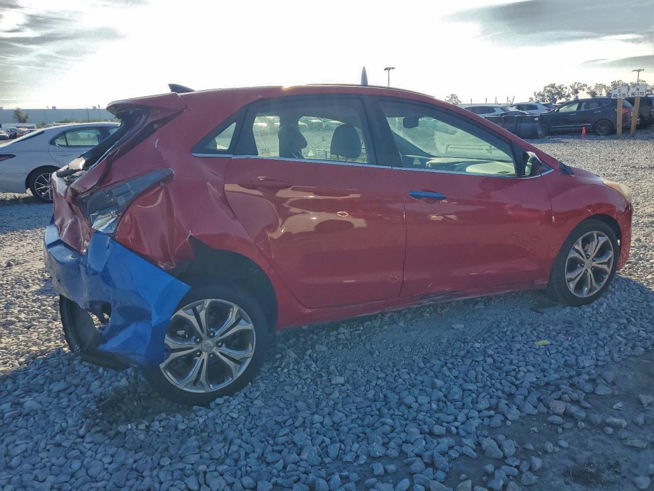 Hyundai ELANTRA Image 3