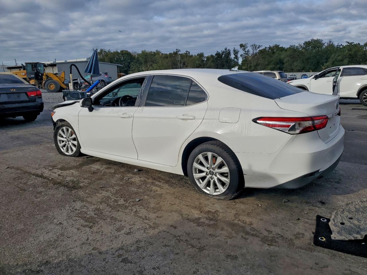 Toyota Camry L Image 12