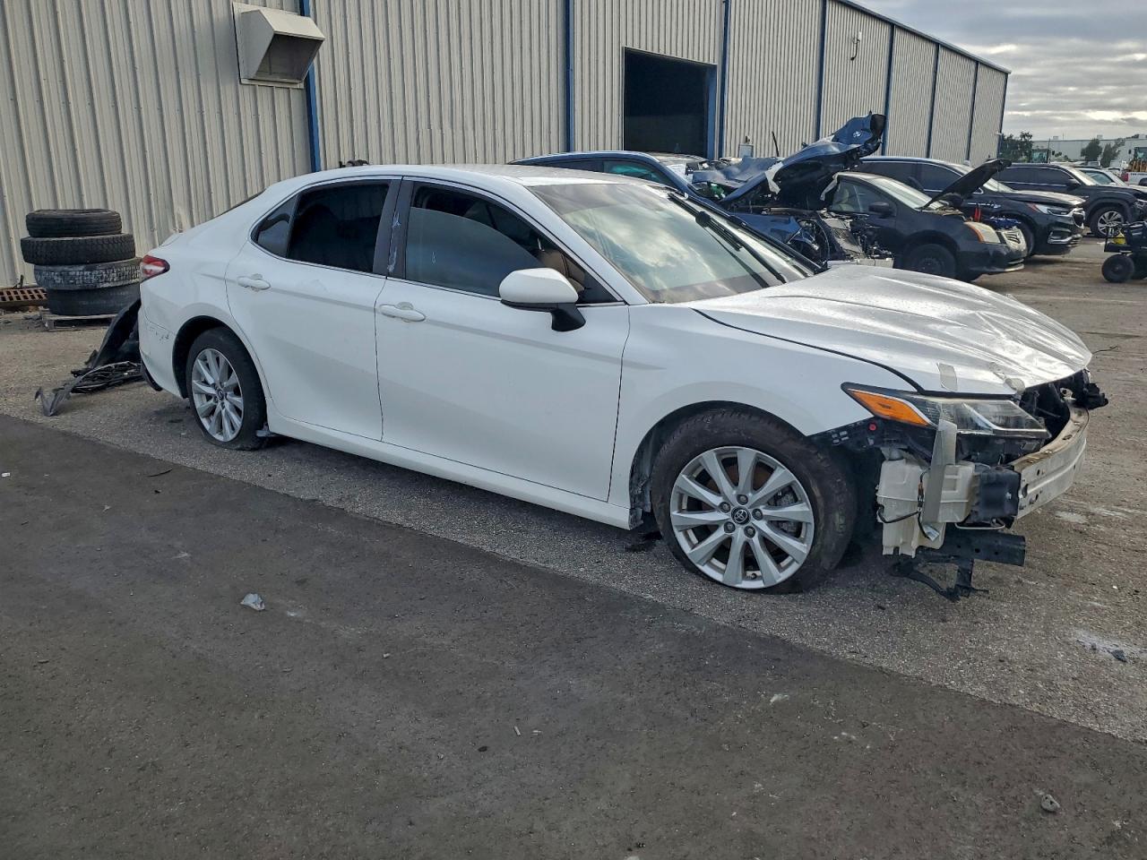 Toyota Camry L Image 5