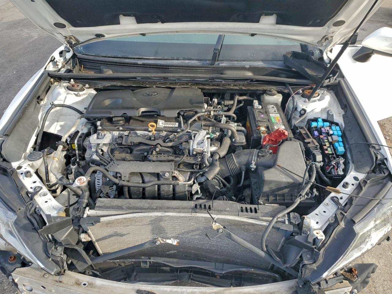 Toyota Camry L Image 9