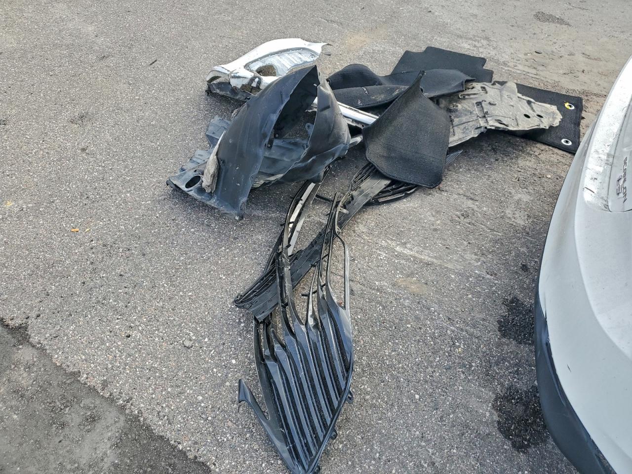 Toyota Camry L Image 10