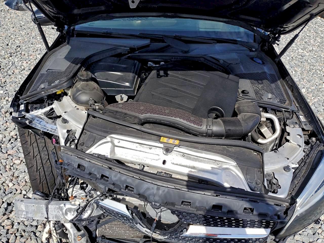 Mercedes-Benz C-Class 300 Image 8