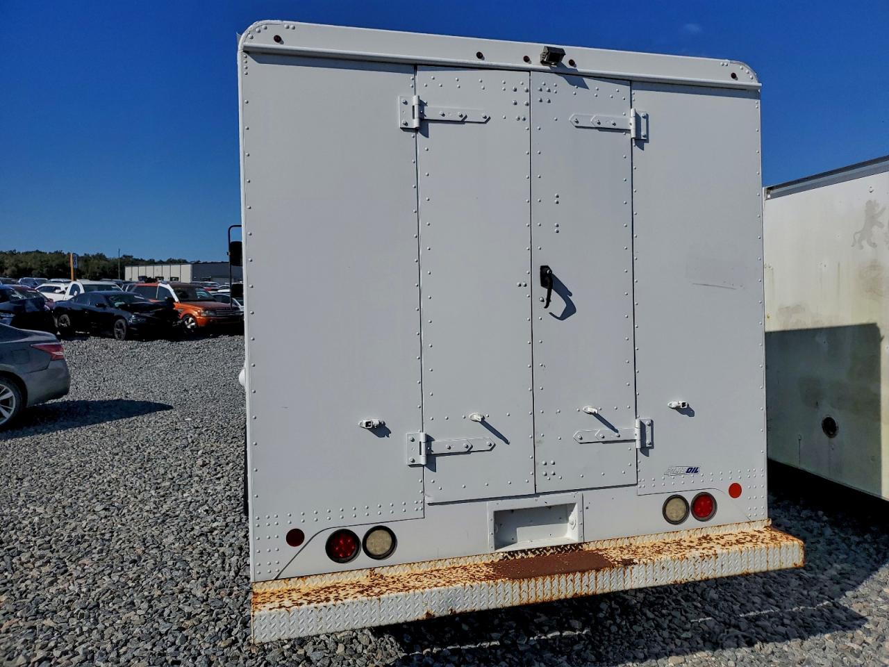 Ford Econoline E350 Super Duty Stripped Chassis Image 13