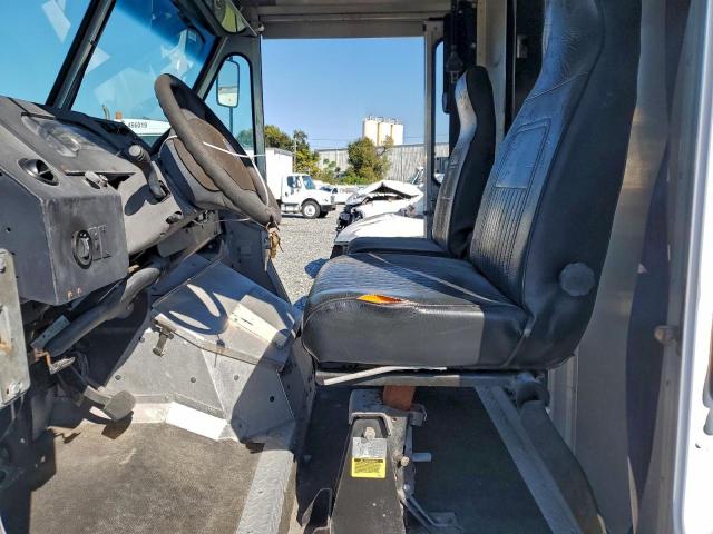 Ford Econoline E350 Super Duty Stripped Chassis Image 6