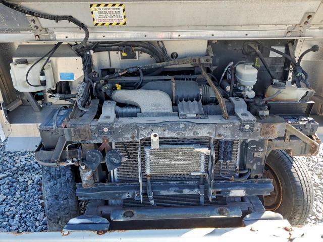 Ford Econoline E350 Super Duty Stripped Chassis Image 11