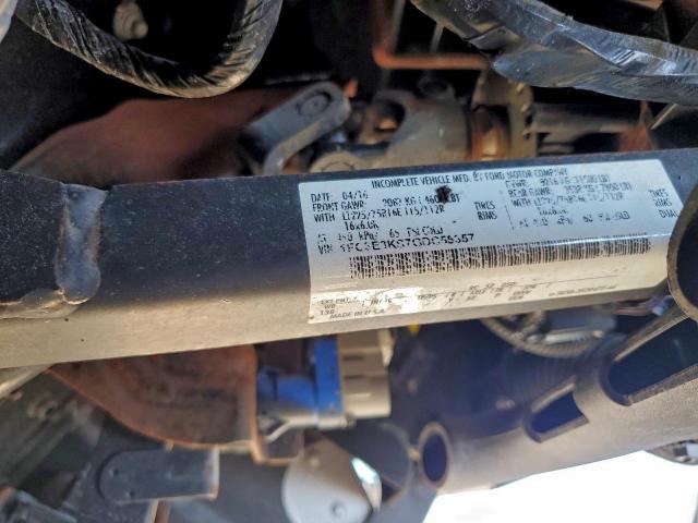 Ford Econoline E350 Super Duty Stripped Chassis Image 12