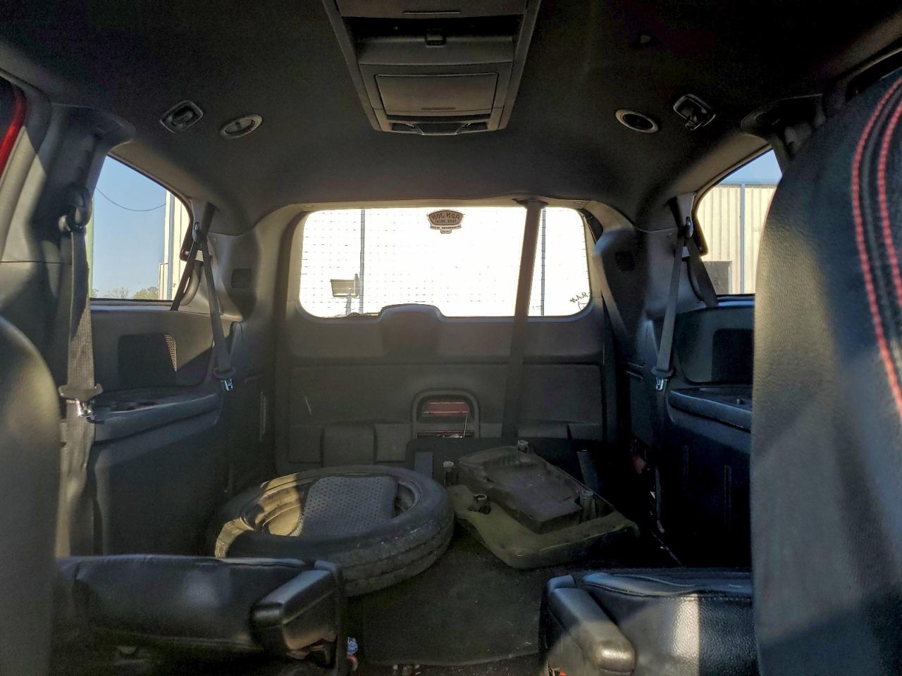 Dodge Caravan R/t Image 10