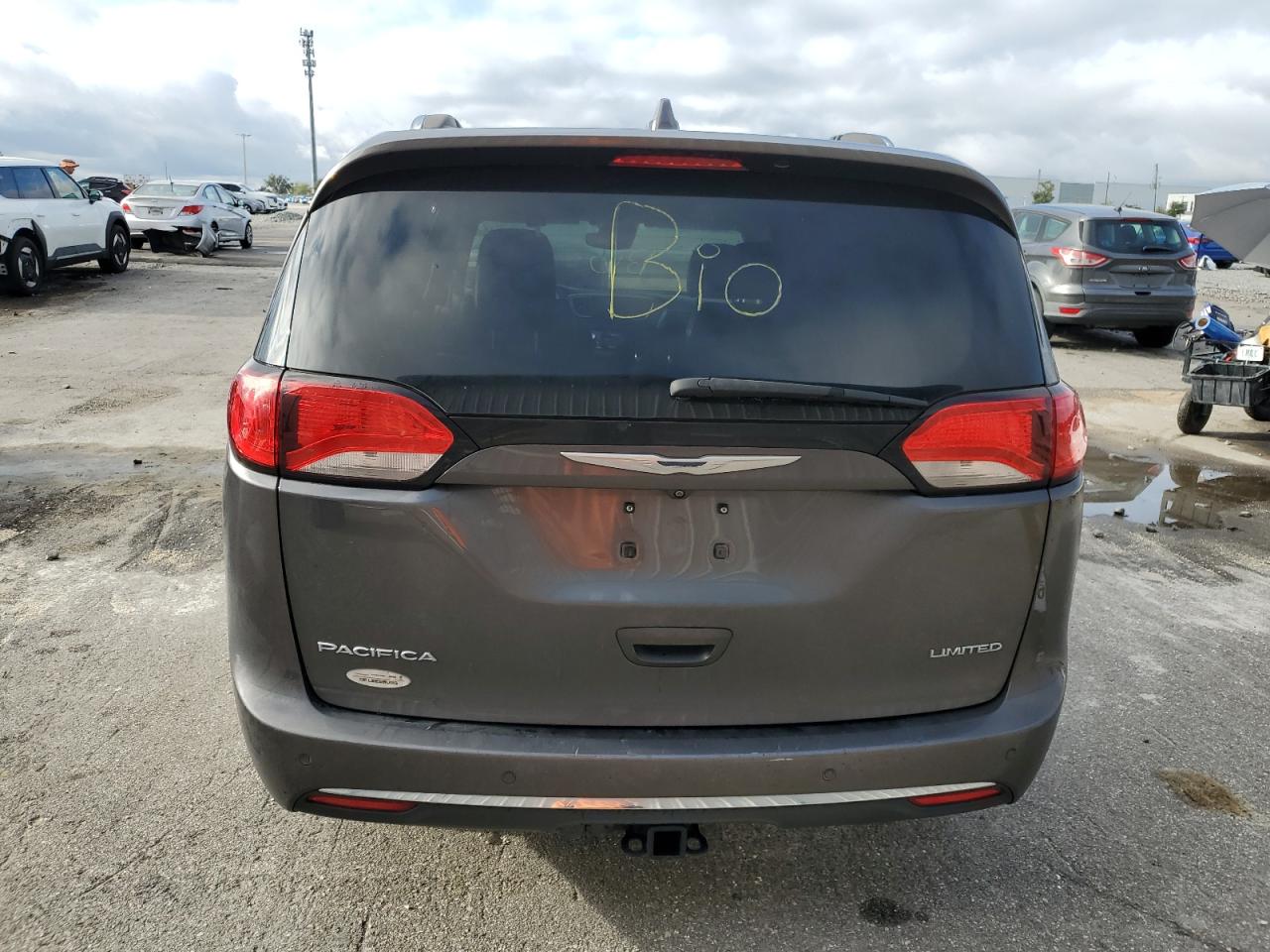 Chrysler Pacifica Limited Image 6