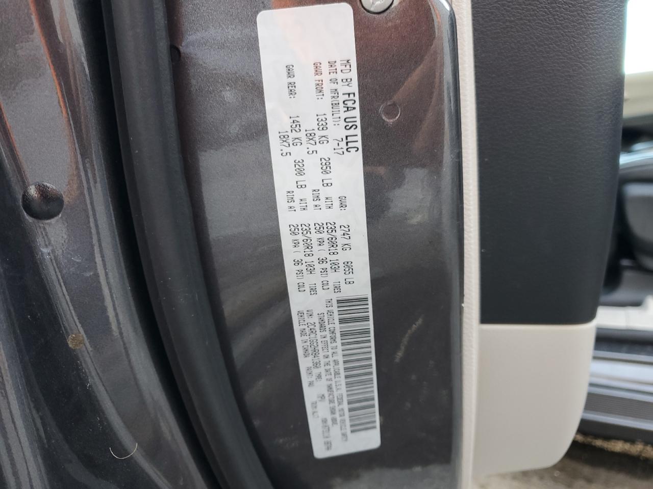 Chrysler Pacifica Limited Image 9