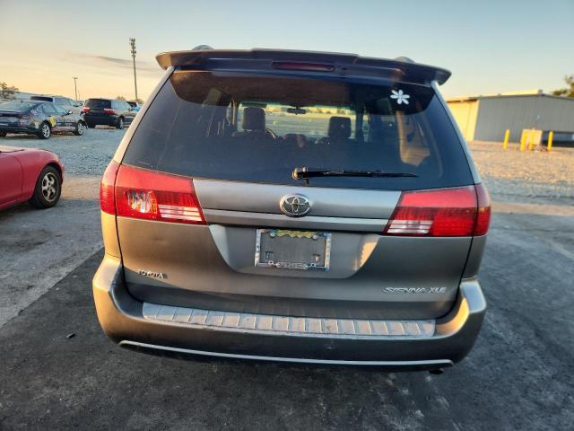 Toyota Sienna Xle Image 4