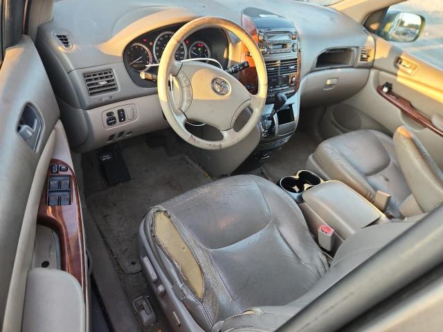 Toyota Sienna Xle Image 10