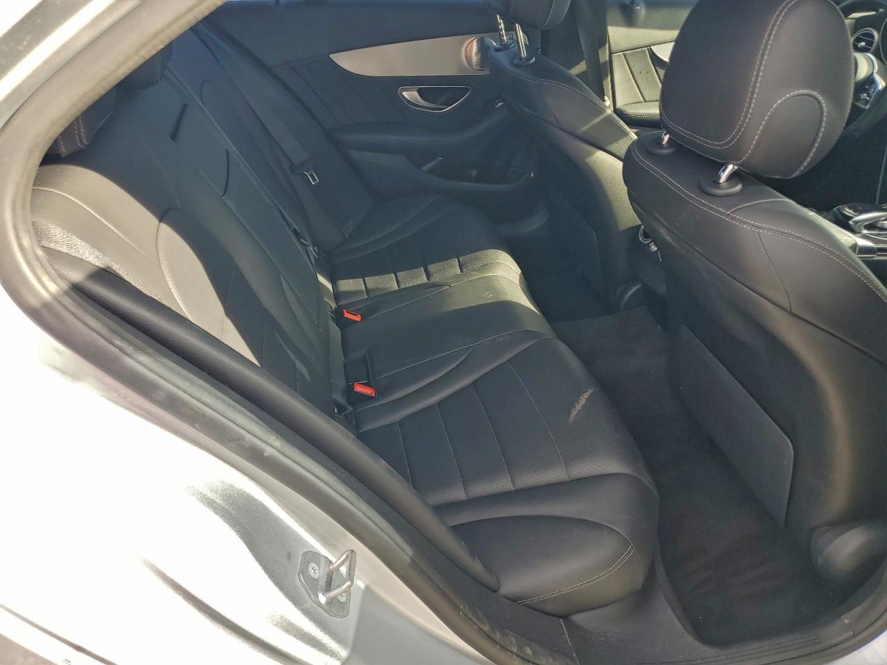 Mercedes-Benz C-Class 300 4matic Image 11